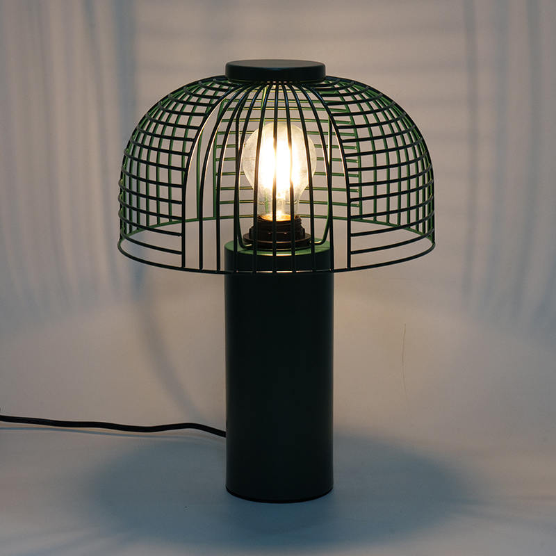 Lampu meja besi sangkar burung hitam