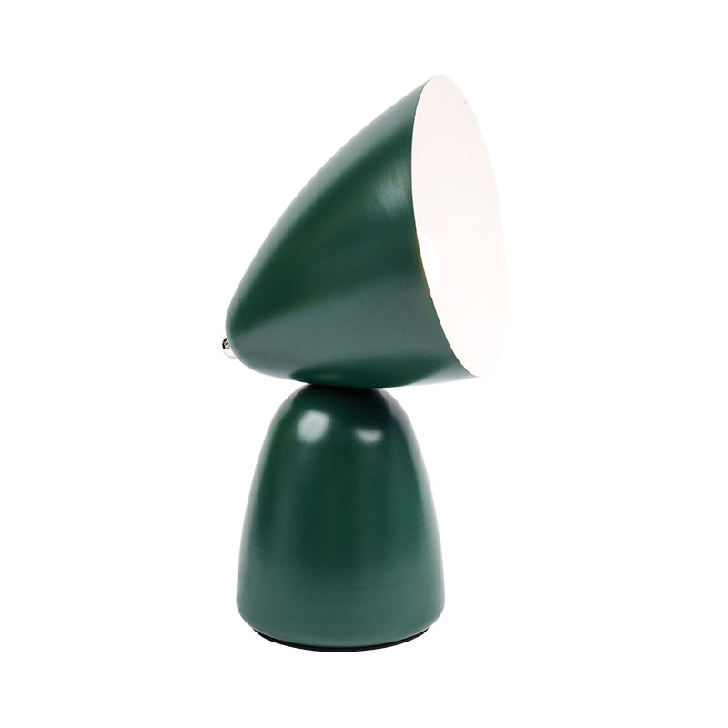 Lampu meja logam retro sederhana