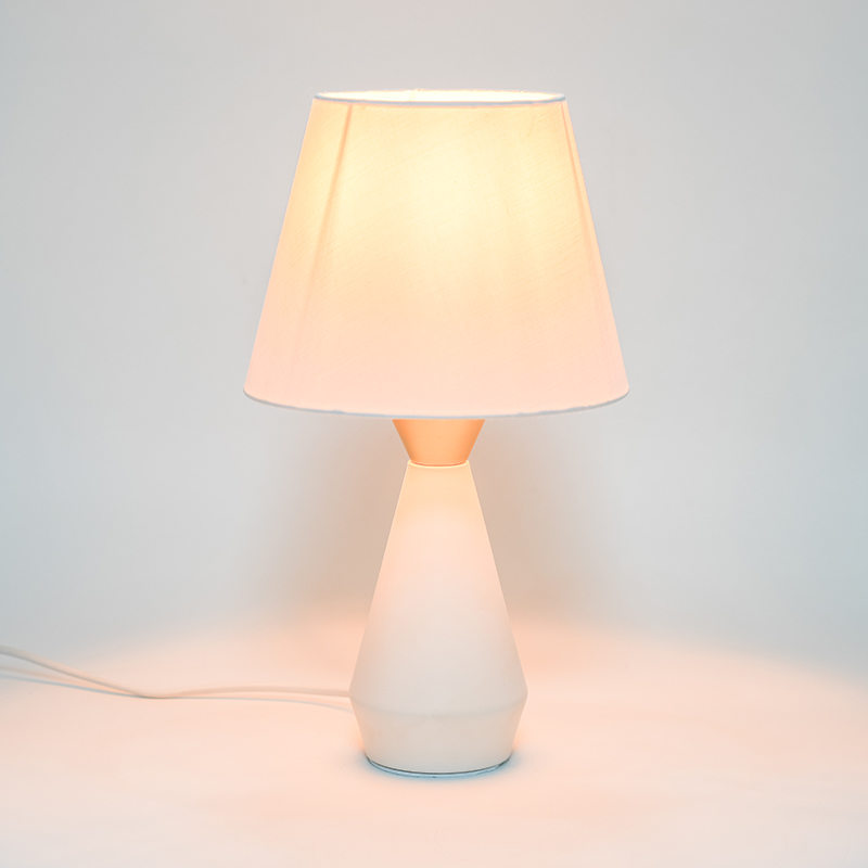 Lampu Bedside Metal European Retro