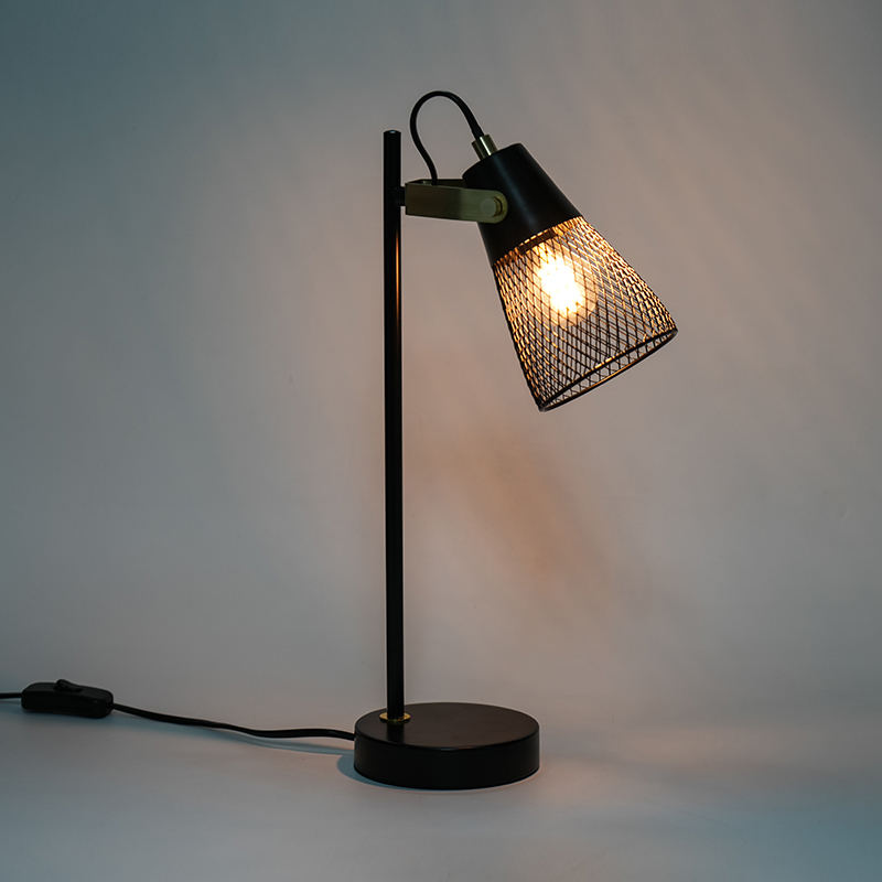 Hotel Bilik Tidur Logam Hollow Besi Lampu Meja