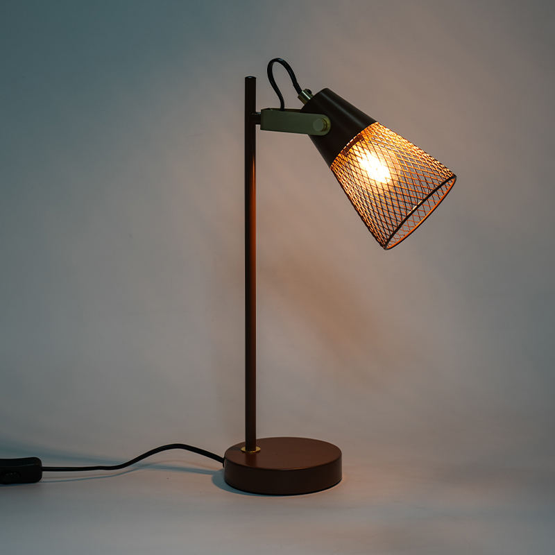 Hotel Bilik Tidur Logam Hollow Besi Lampu Meja