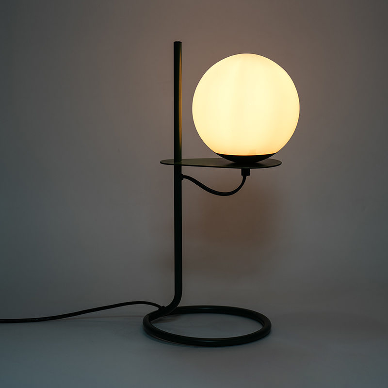 Lampu meja bola kaca mudah