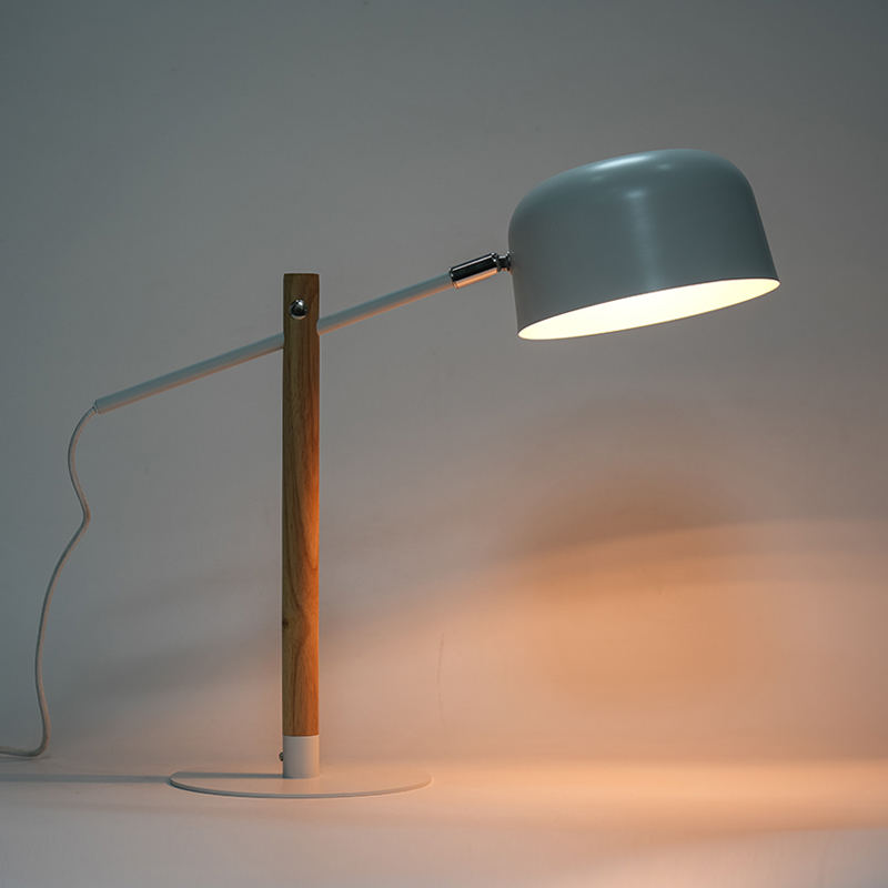 Lampu meja bacaan logam pejabat