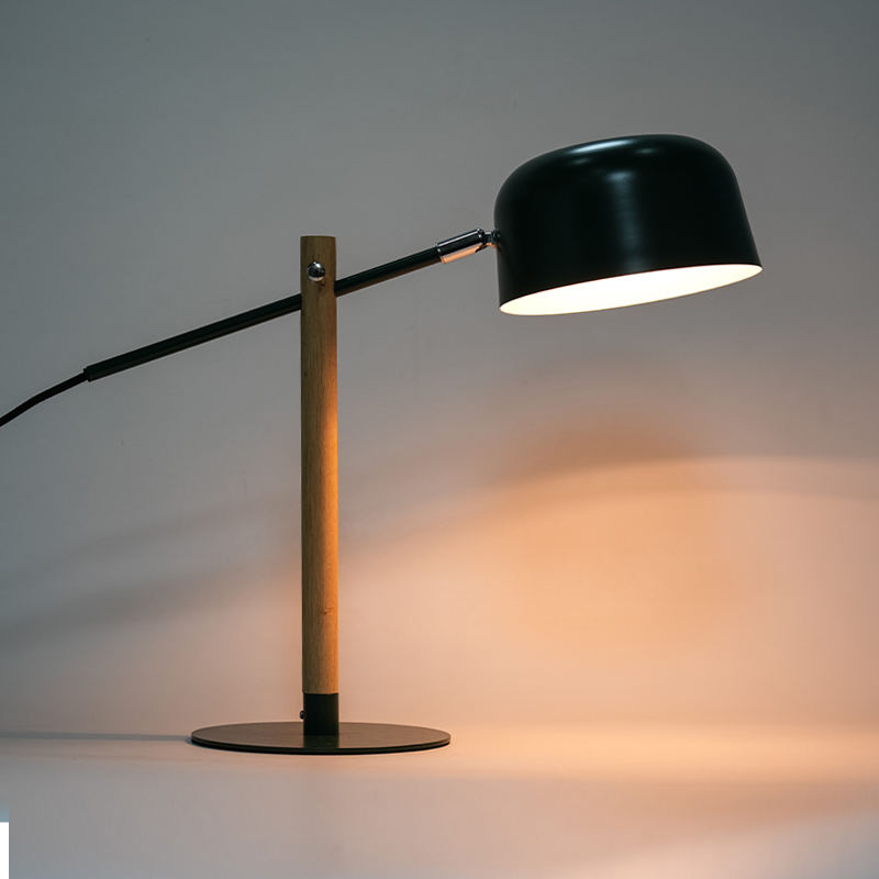 Lampu meja bacaan logam pejabat