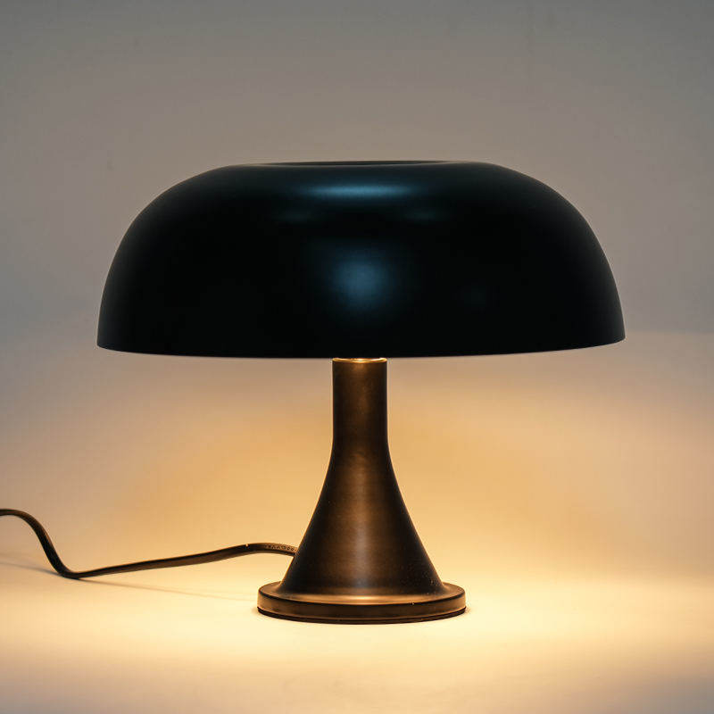 Lampu meja hiasan cendawan homestay