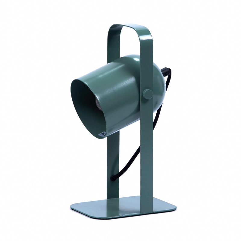 Lampu meja menyoroti