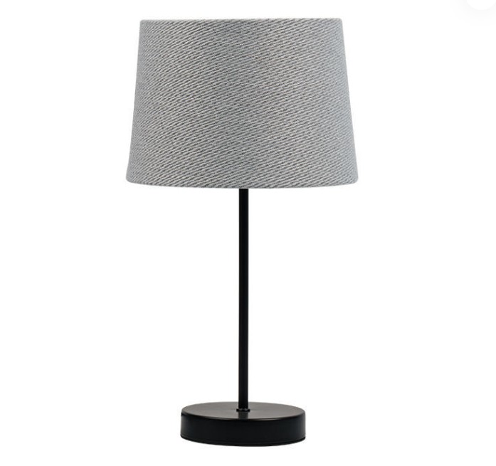 Bagaimanakah lampu meja kain perkakasan retro ini mempengaruhi kesan penyebaran cahaya?