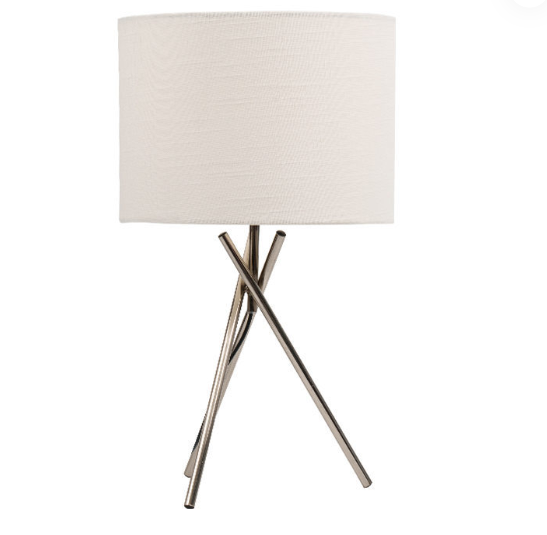 Bagaimana untuk memilih gaya dan warna lampu meja hiasan yang paling sesuai berdasarkan gaya tamu/bilik tidur/kajian anda?